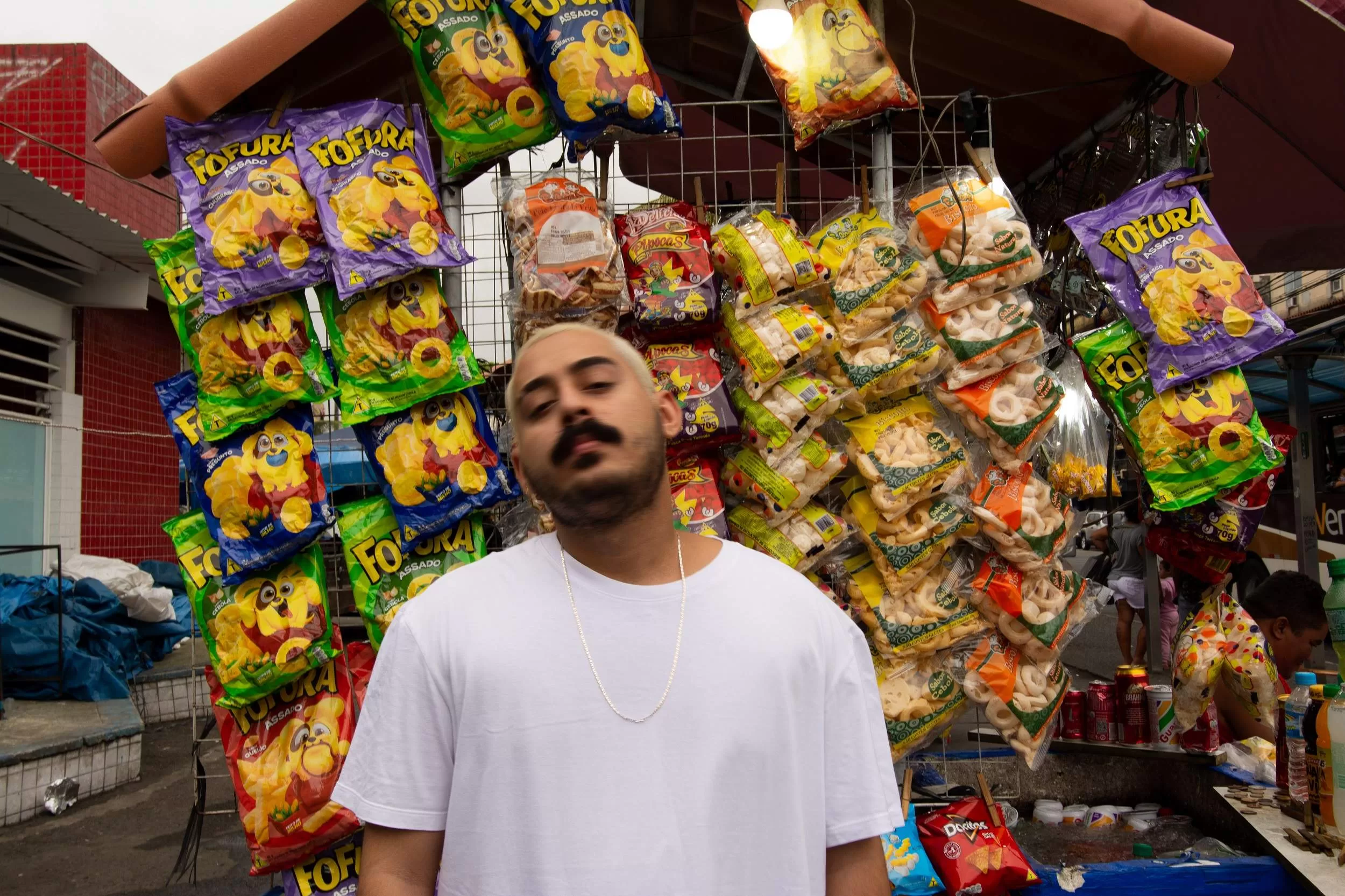 Felipe Vaz exalta sua região no clipe “IGREJA SÃO JORGE”