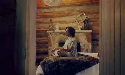 Gabriel Aragão lança clipe para a faixa “Turva”, composta com Roberta Campos