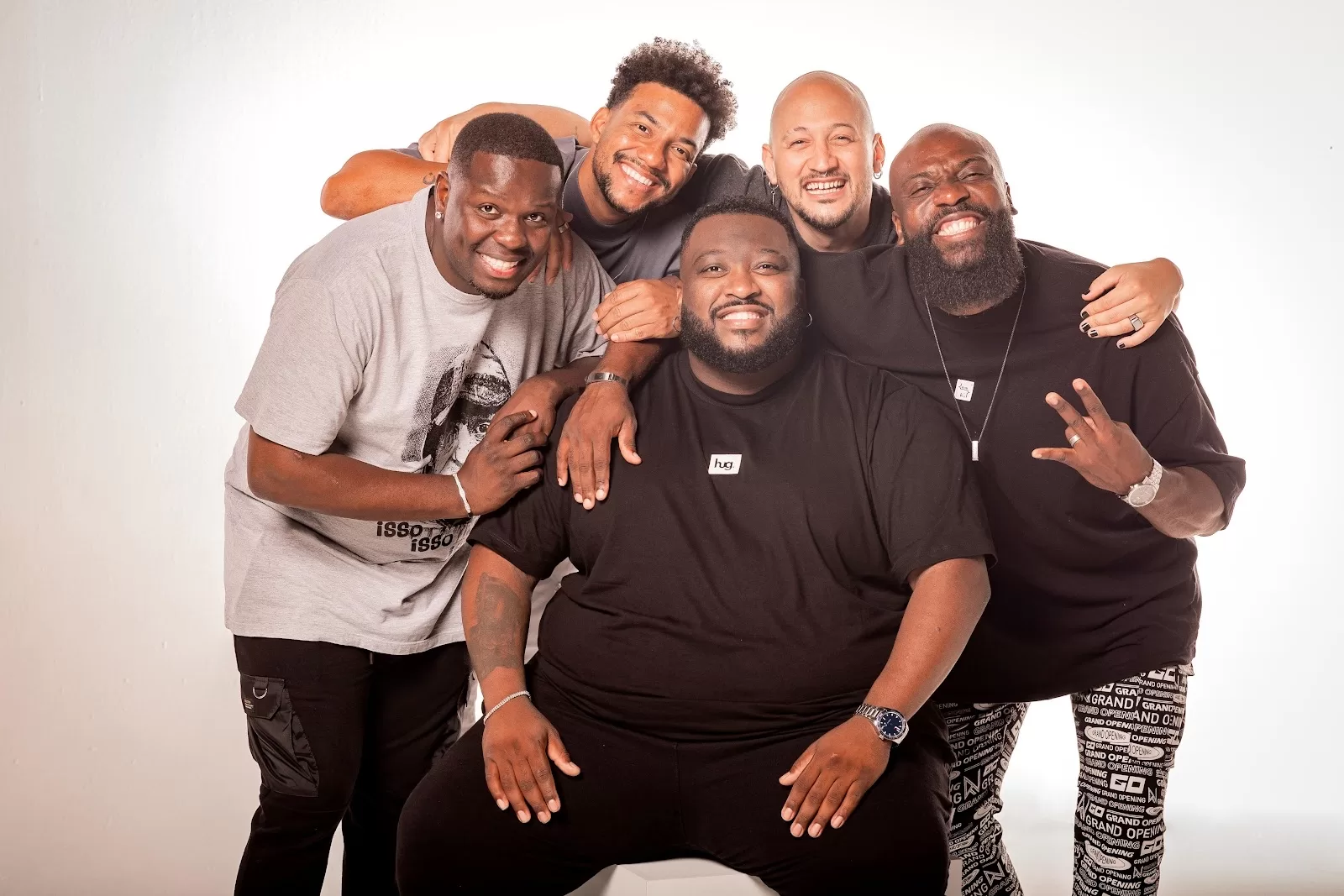 Benzadeus destaca a cultura negra em lançamento exclusivo para o projeto Amplifika