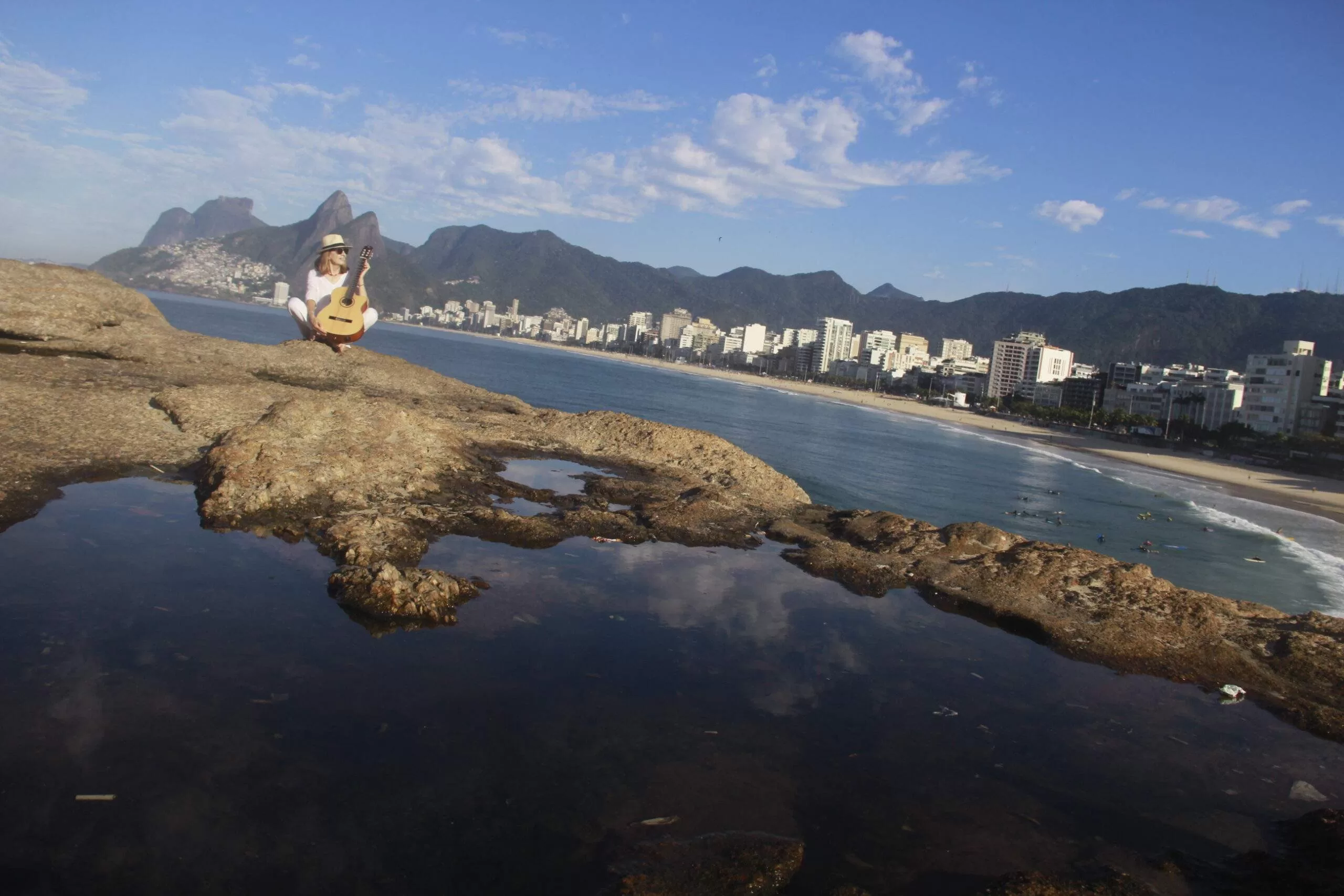 Manu Napolitano lança single com Ana Costa
