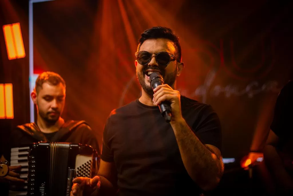 De olho no carnaval Edu Mendonça prepara novidades para cair na folia