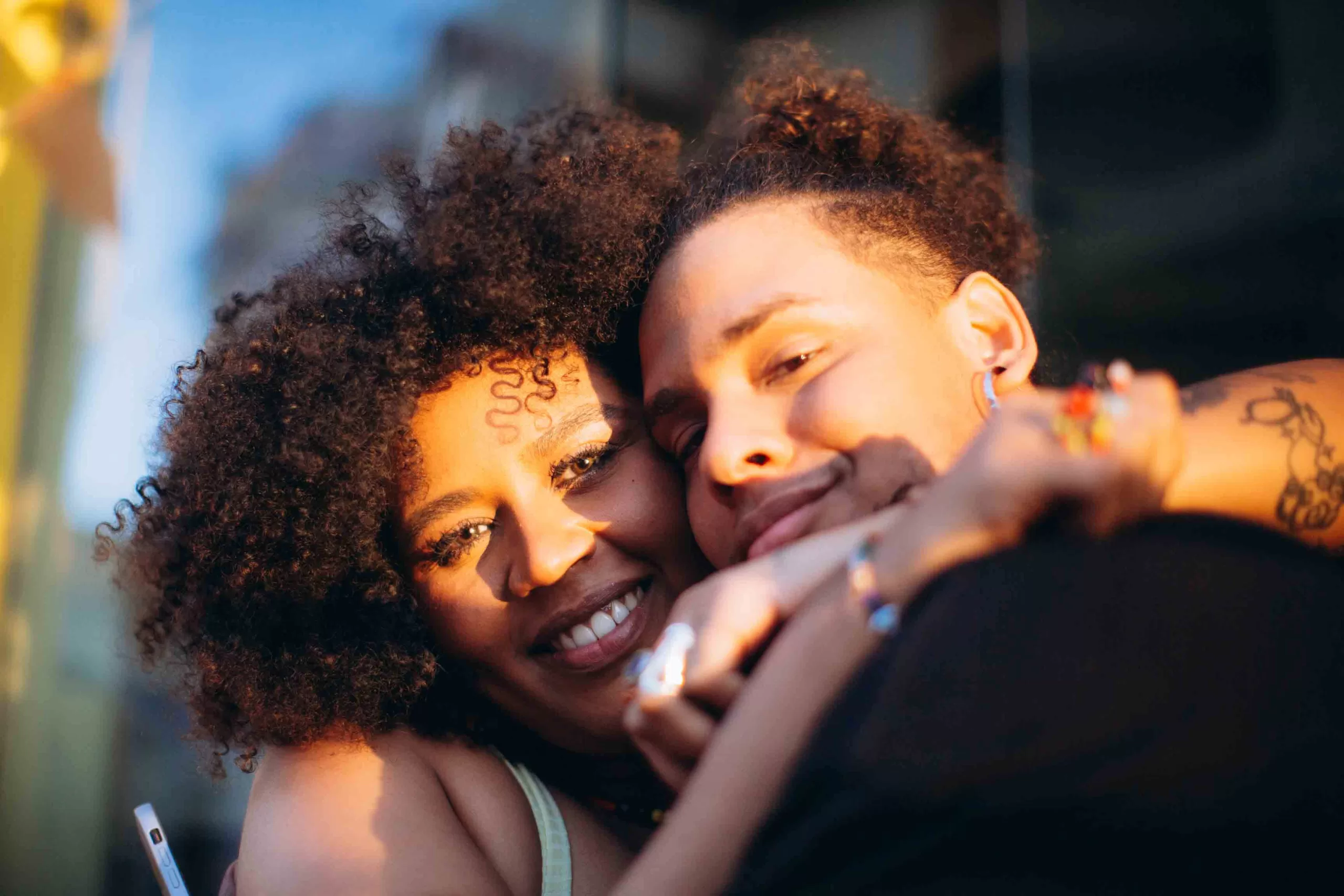 Luiza Nobel vive o calor de uma paixão embalada pelo reggae em seu novo single, “Bailante A2”