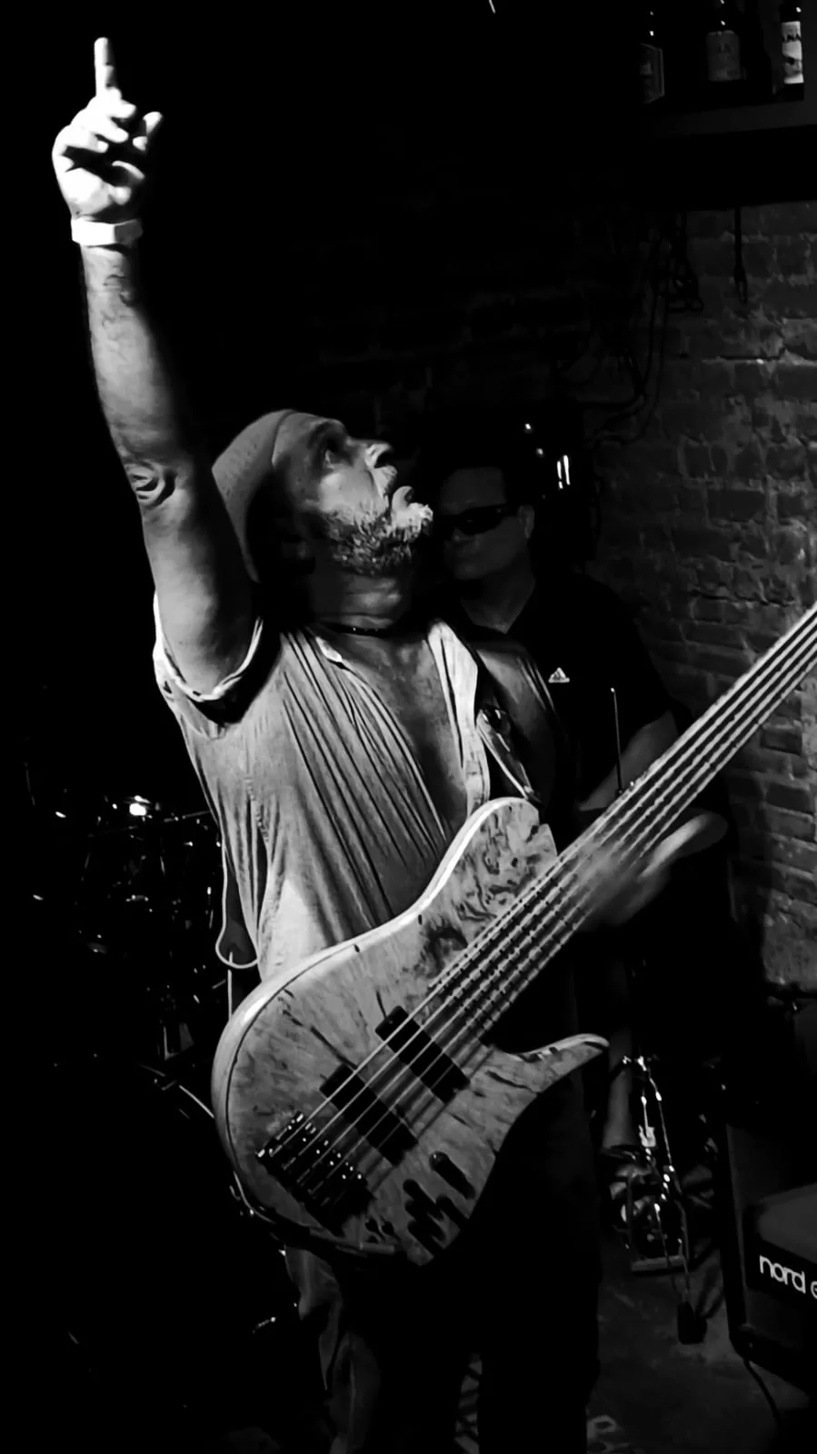 Um dos maiores baixistas do país, Ney Conceição agita Laranjeiras com o “Baile do Ney”