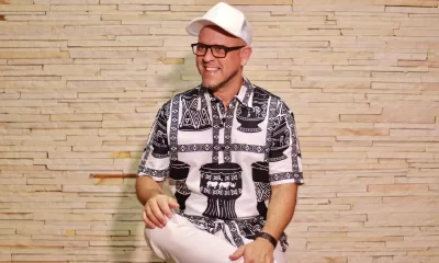 Luciano Candemil batuca o cantar no EP Um Sonho Para Toda Vida