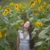 Yasmim Santanna estrela clipe de banda de namorado