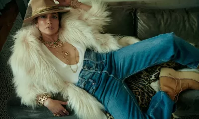 Ícones dos anos 2000, Jennifer Lopez e Sean Paul se juntam em uma nova versão de “Can’t Get Enough” 