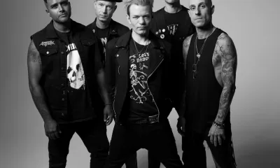 Sum 41 se despede em grande estilo com o álbum “Heaven :x: Hell”