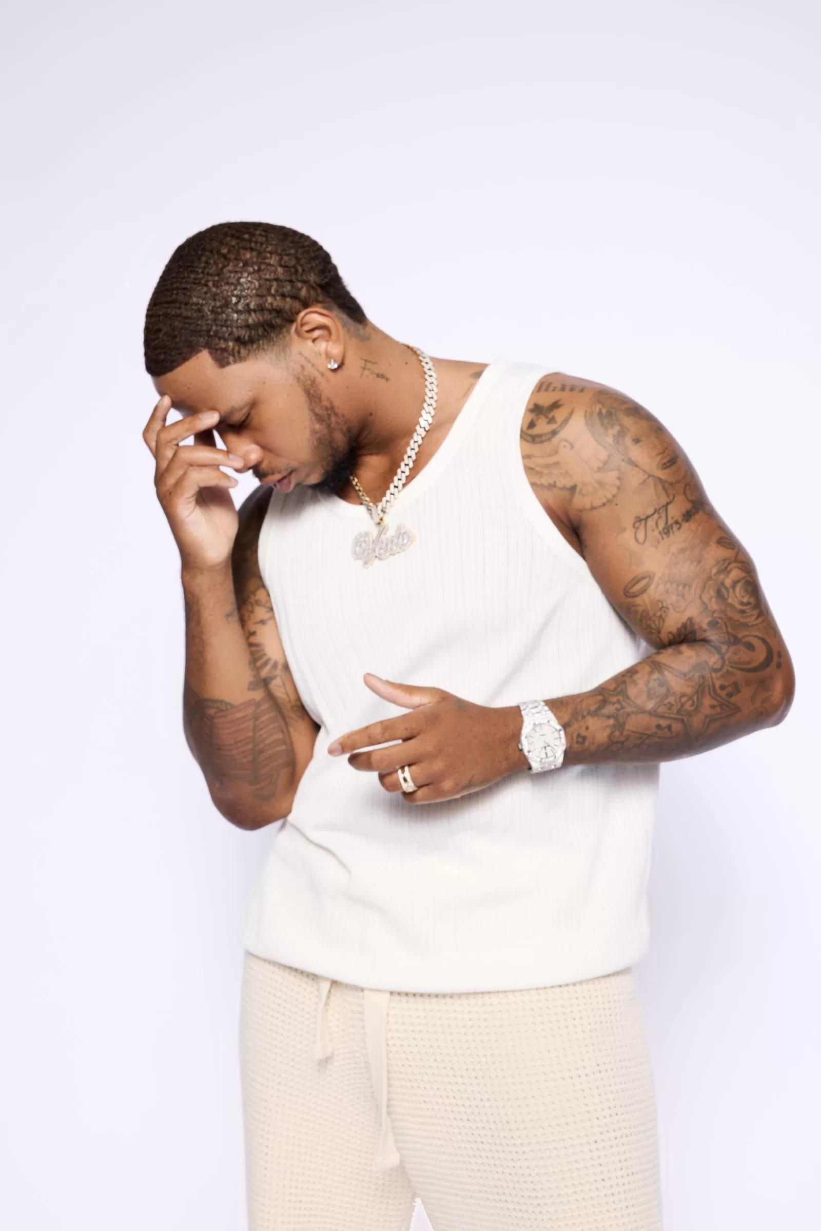 VEDO, astro do R&B com dois discos de platina, retorna com o single “Your Love is All I Need”