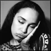 Jorja Smith testa fronteiras sonoras em novo álbum “falling or flying (Reimagined)”