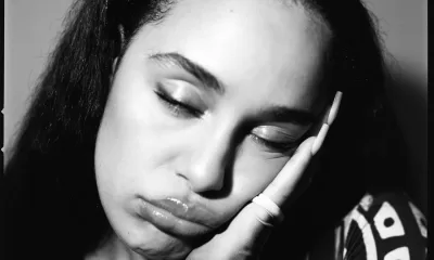 Jorja Smith testa fronteiras sonoras em novo álbum “falling or flying (Reimagined)”