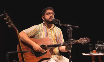 Murilo Abrita celebra a palavra em intimista álbum ao vivo “Das Canções”