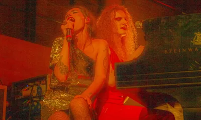 KLÜBER e CATTO lançam vídeo ao vivo para a catártica e roqueira “Meu Som”