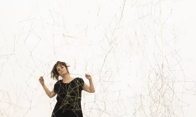 Tatiana Dauster surge poética e lisérgica em “Azul (Bem Nuvem)”