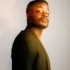 Conheça Wyn Starks, voz do viral global “Who I Am”