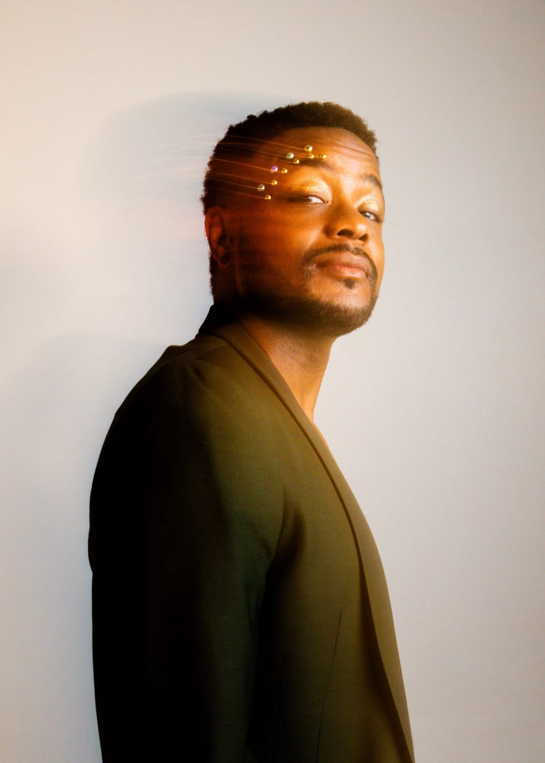 Conheça Wyn Starks, voz do viral global “Who I Am”