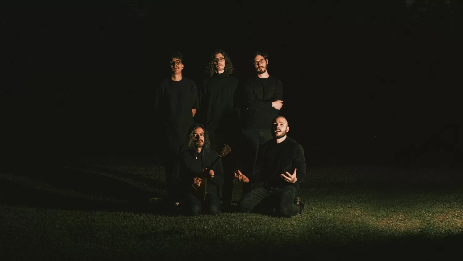 Bratislava faz viagem emocional e madura em quinto álbum de estúdio