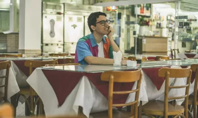 Mattmatize transforma nostalgia coletiva em arte no single “Summer All Over”