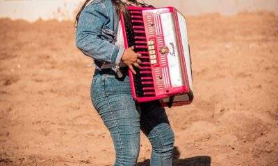 Karollzinha Sanfoneira lança ‘Encaixa Minha Senha’ e traz força feminina para a vaquejada