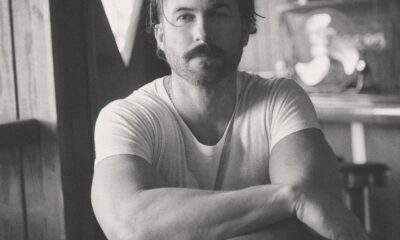 Estrela country viral, Riley Green lança clipe ousado para “Worst Way”