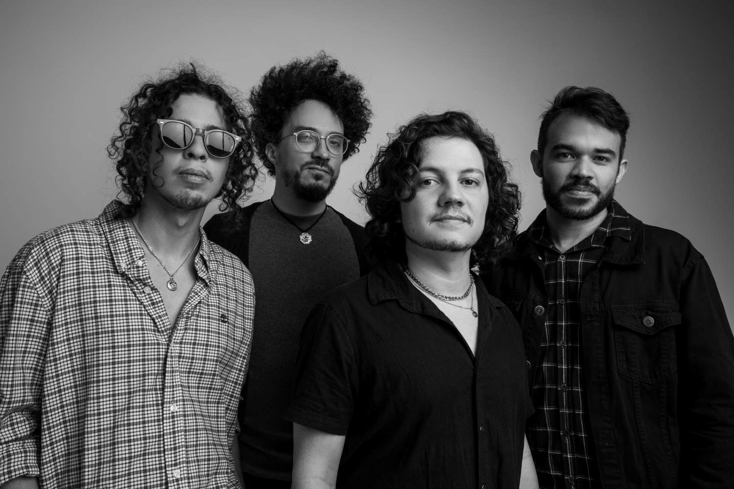 Selvagens à Procura de Lei lançam catártico single de retorno “Pra Recomeçar”