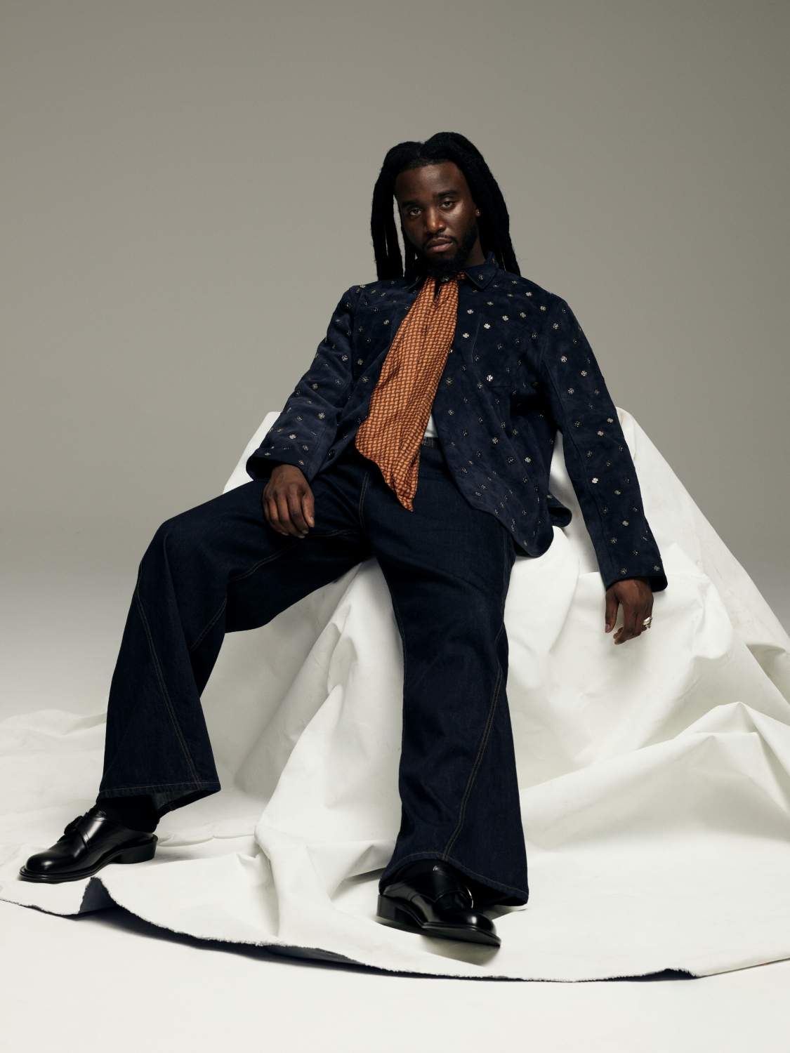 Atração do Coachella, Shaboozey antecipa edição especial de álbum com clipe “Blink Twice”