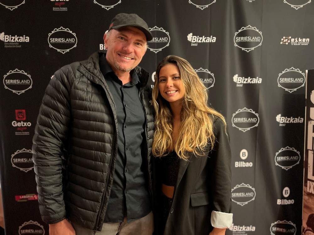 Talento em família: Mariana Lewis e Quentin Lewis lançam o livro “O Orfeu de Londres”