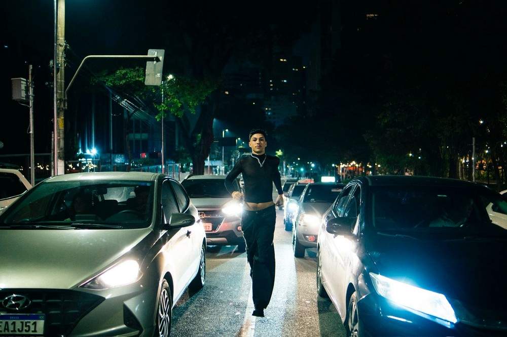 Pedro Lara lança segunda parte de “Acelerado e Calmo” e completa álbum intenso e sensível