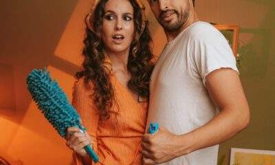 “Loiça por Lavar”: a nova canção do duo português adois que todos os casais vão querer ouvir