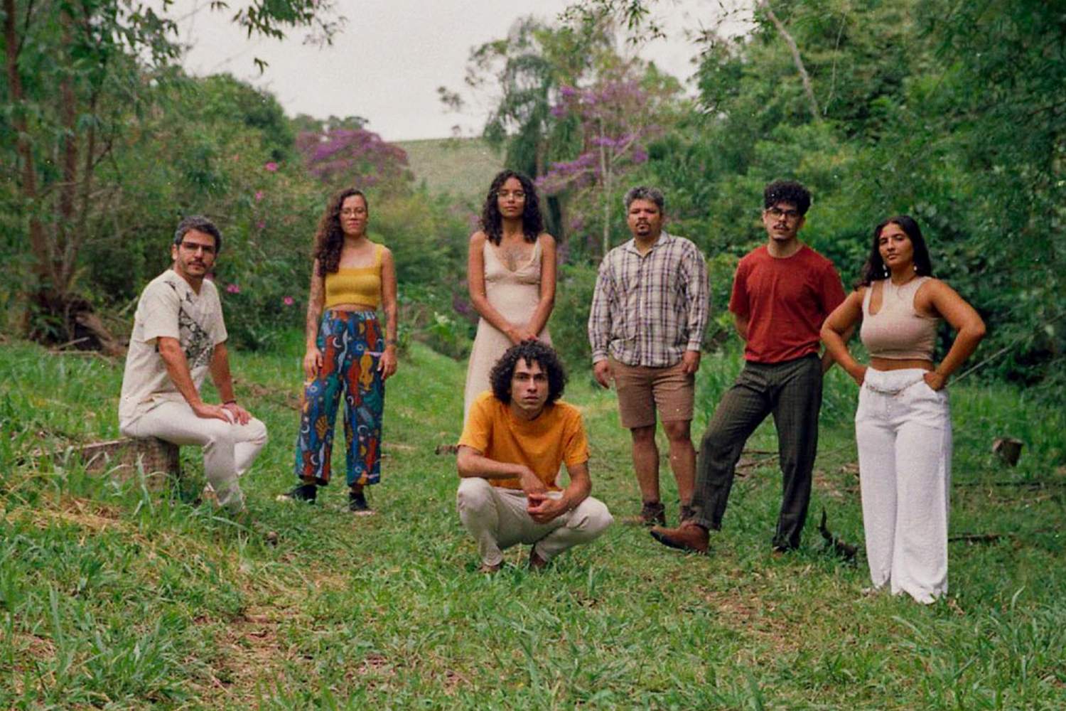 Assombro de Bixo lança álbum com mergulho na crítica social com poesia popular e brasilidade