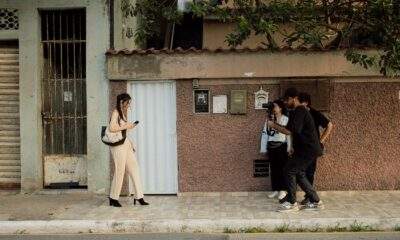 “Escuta Ativa”, protagonizado por Luísa Locher, aborda a deficiência auditiva com sensibilidade e empatia