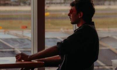 Relvas fala sobre a vontade de fazer o amor acontecer e conexões intensas no novo single “Aonde você Mora”